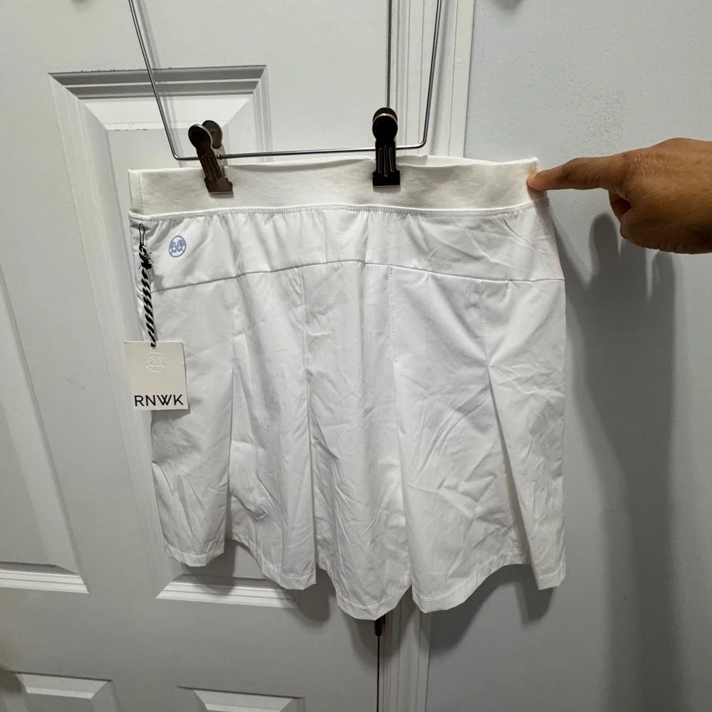 Women's White Skort back pleats detail size small